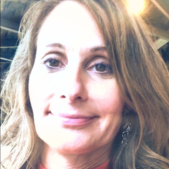 Meet your Posher, Tina - Picture 2 of 2